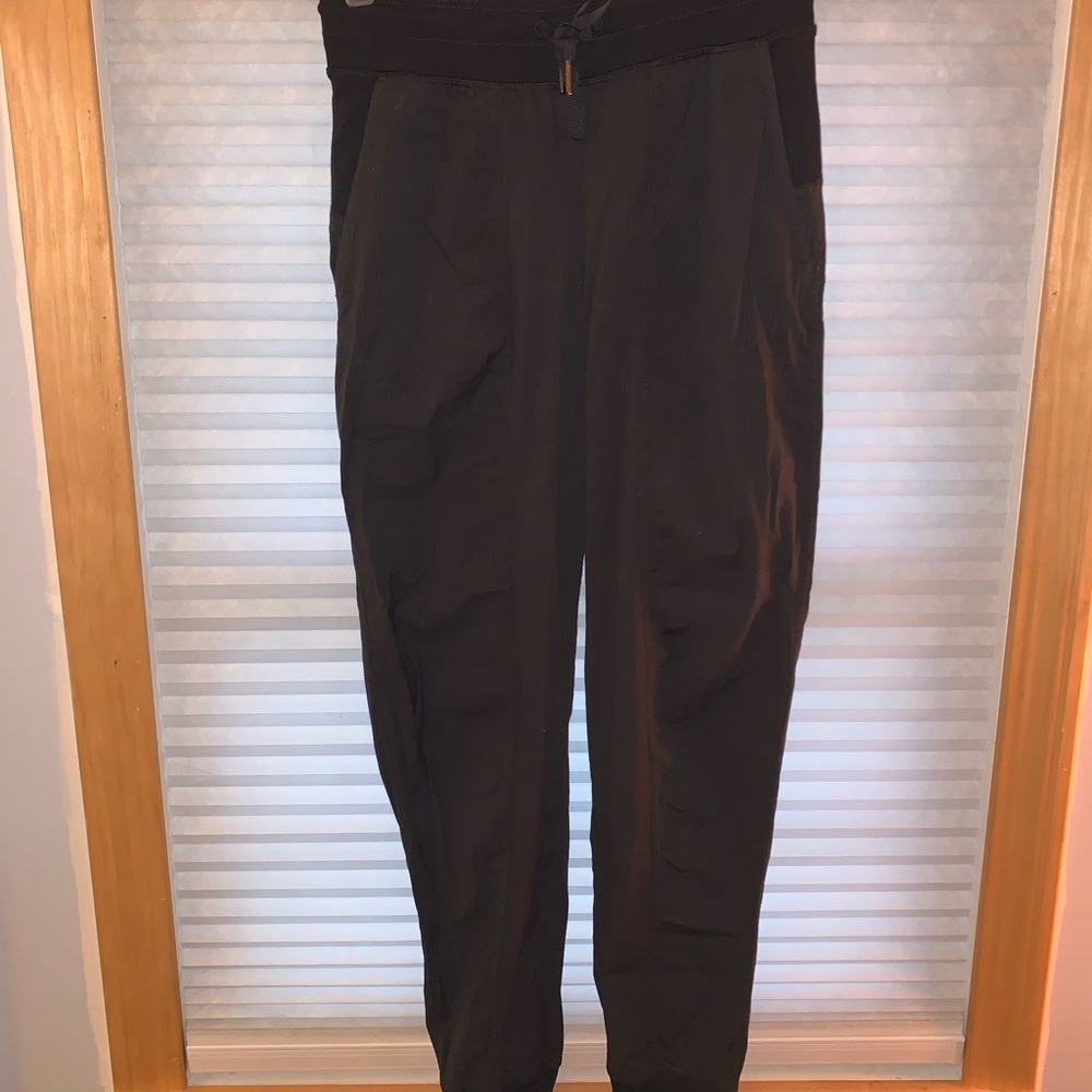 Size 4 lulu lemon joggers